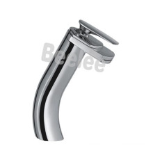 Fashion Widely Spout Single Lever Basin Faucet (Qh0701h)